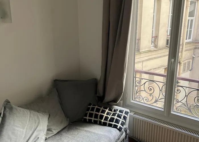 Paris - Etoile - rue des Acacias
